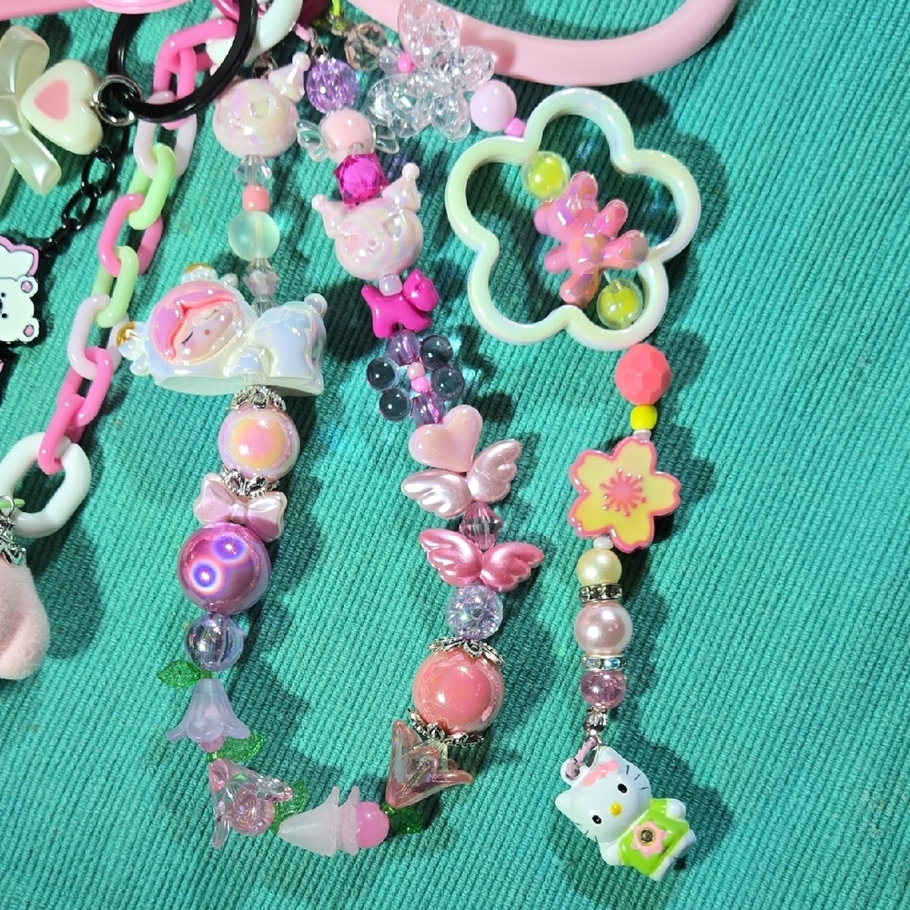 Sanrio Hello Kitty Angelic Bag Charm, Keychain - Picture 5 of 15